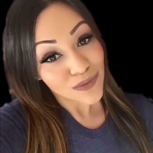 Meet your Posher, Whitney - Picture 2 of 8